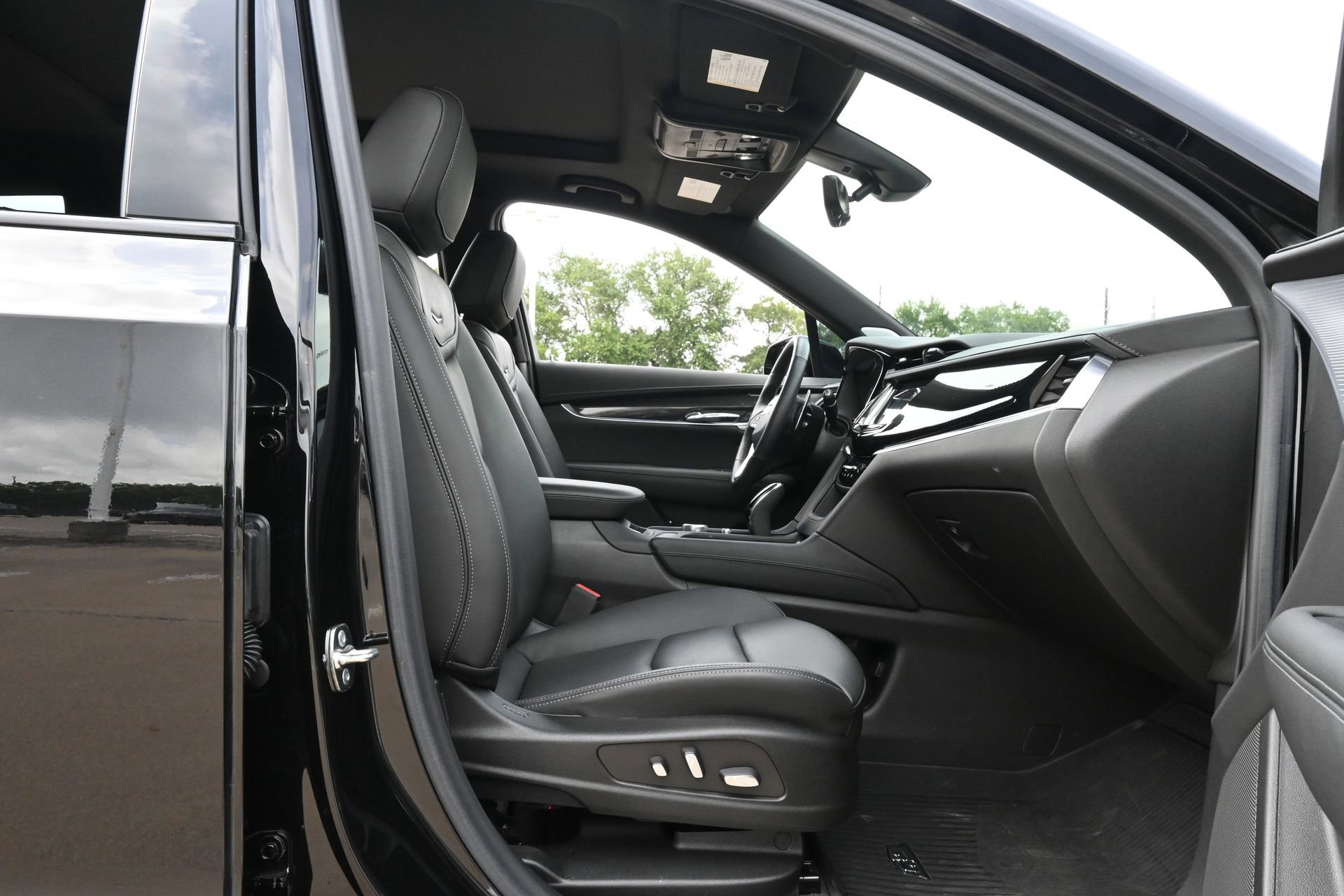 Certified 2024 Cadillac XT6 Sport w/ Technology Package AWD/4WD image 25