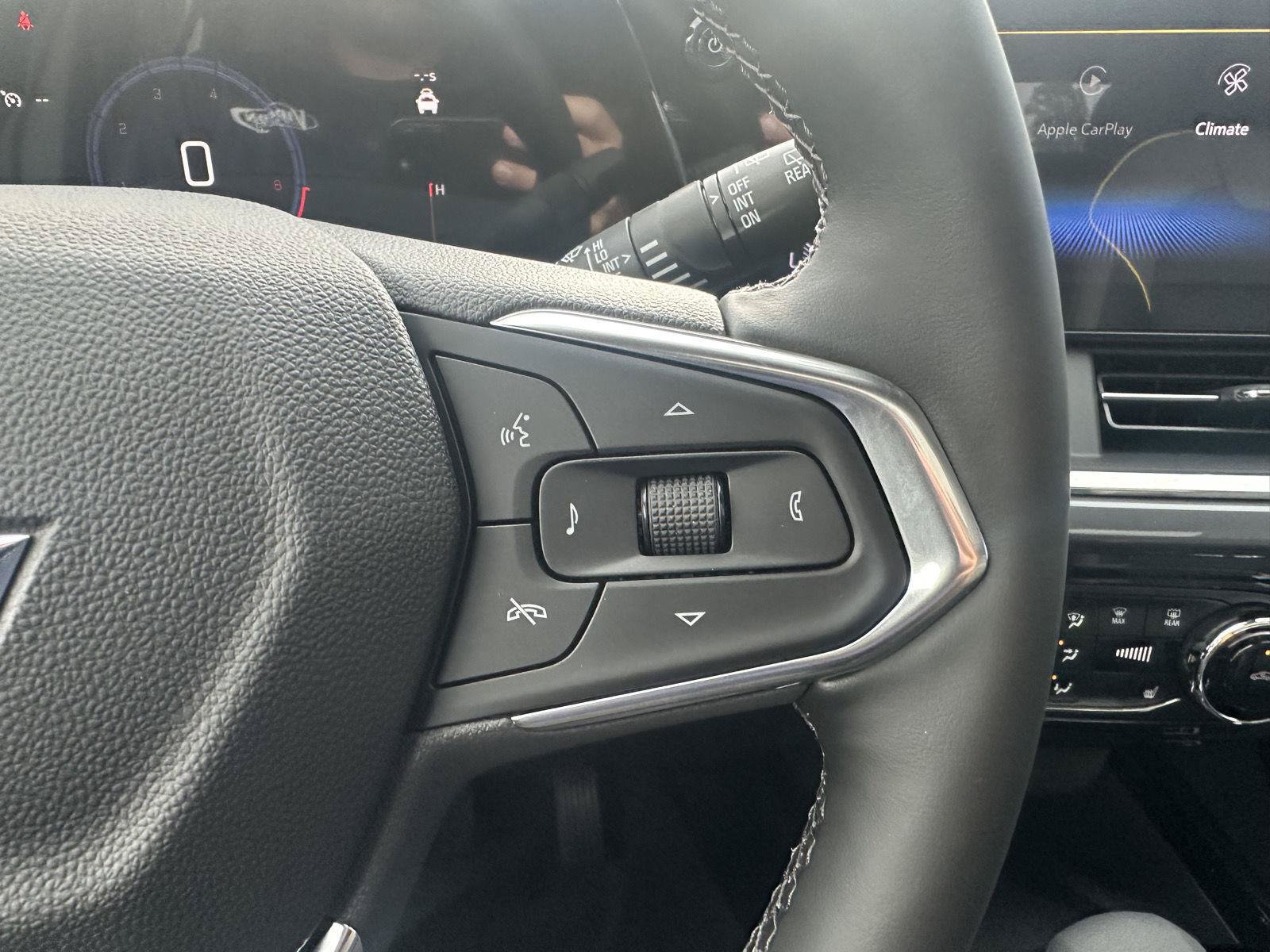 New 2026 Chevrolet Trax ACTIV w/ Sunroof Package FWD image 21