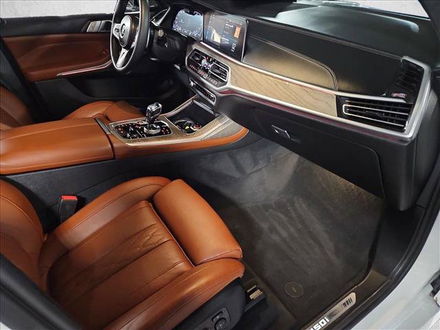 Used 2022 BMW X7 M50i w/ Dynamic Handling Package AWD/4WD image 22