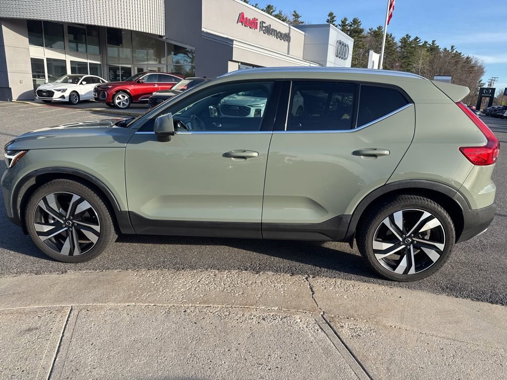 Used 2023 Volvo XC40 B5 Plus w/ Driver Assist Package AWD/4WD image 11