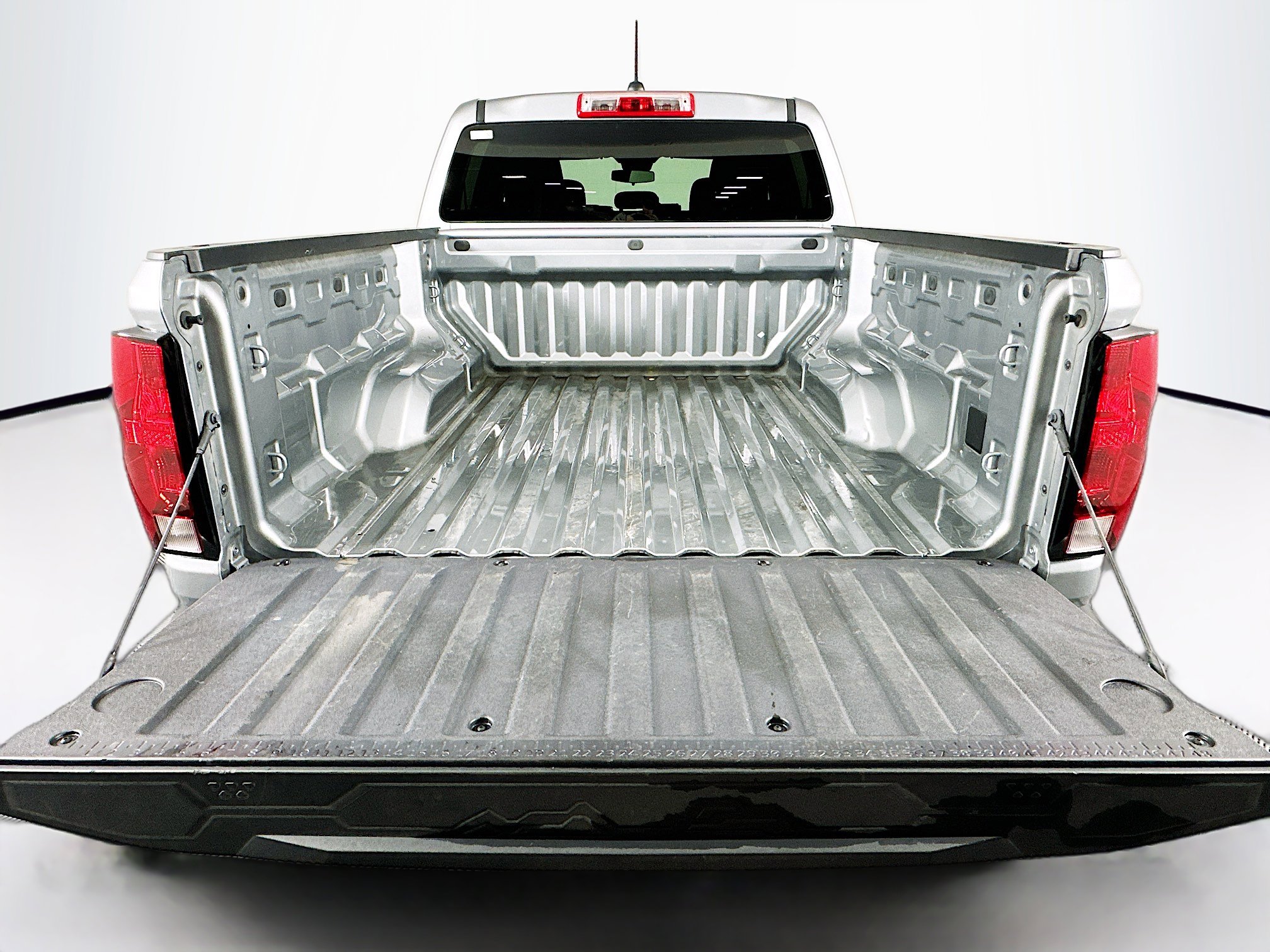 Used 2024 Chevrolet Colorado W/T image 28