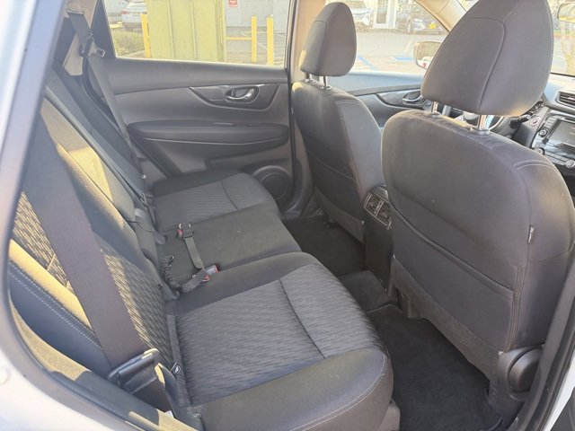 Used 2020 Nissan Rogue SV image 11