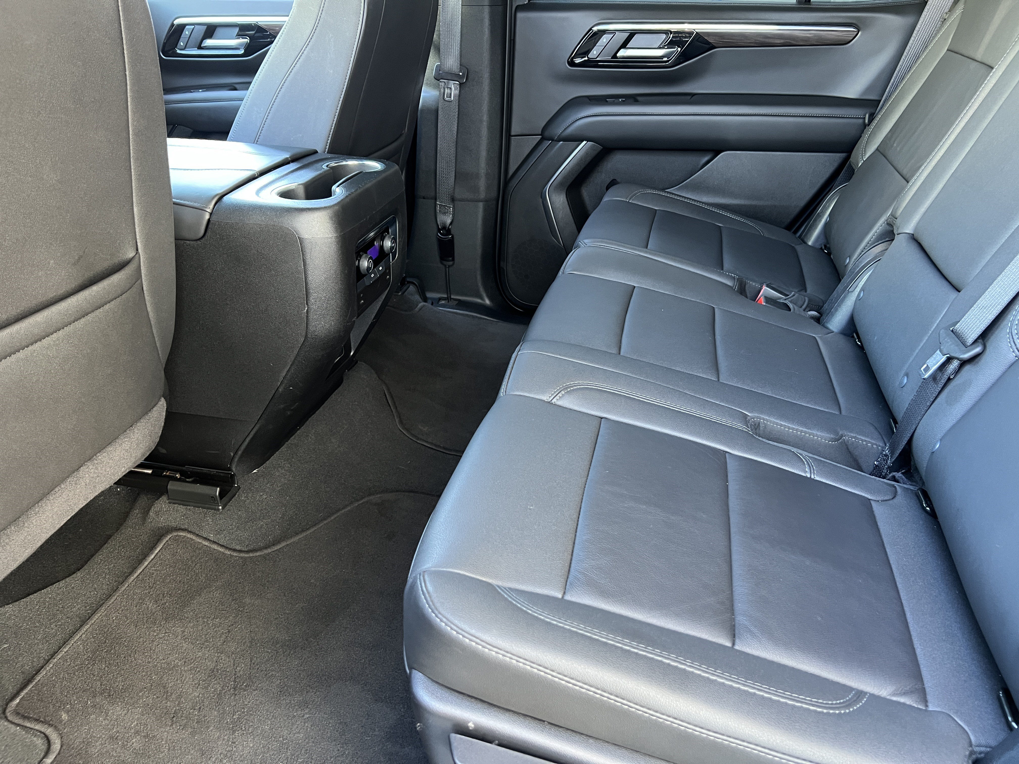 Used 2025 Chevrolet Tahoe LT AWD/4WD image 16