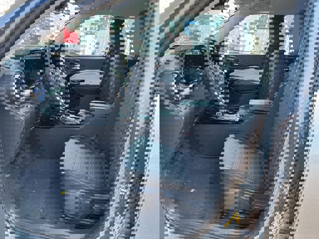 New 2025 Chevrolet Trax LT w/ Driver Confidence Package image 13