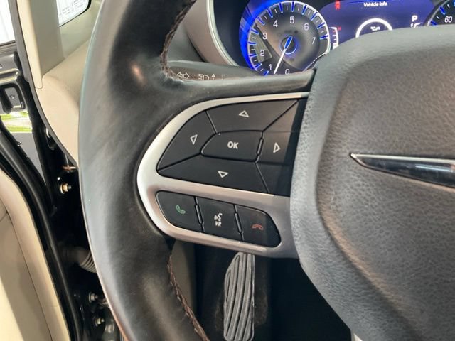 Used 2018 Chrysler Pacifica Touring-L Plus FWD image 8