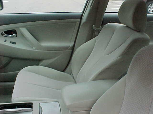 Used 2011 Toyota Camry LE w/ LE Extra-Value Pkg image 19