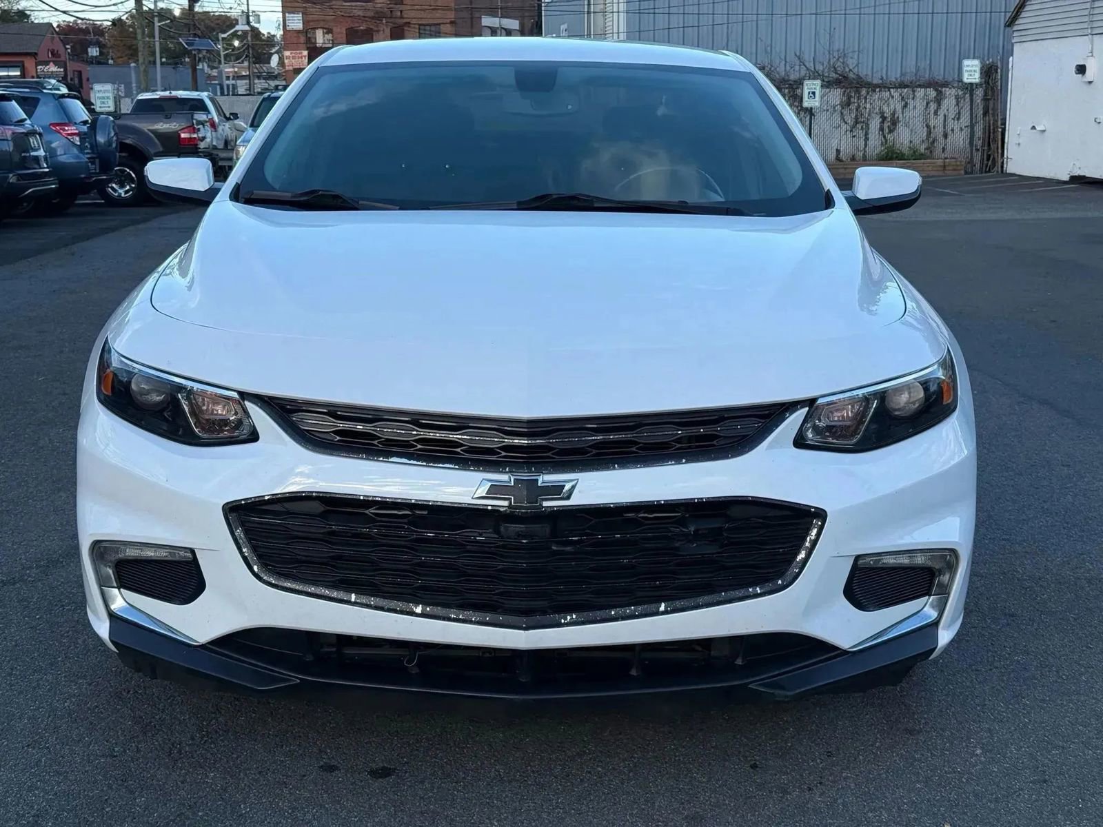 Used 2018 Chevrolet Malibu LT FWD image 2