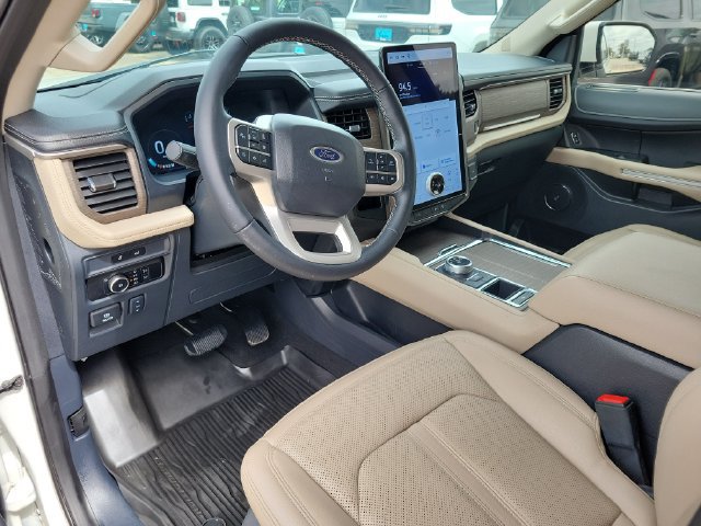Used 2024 Ford Expedition Limited RWD image 18