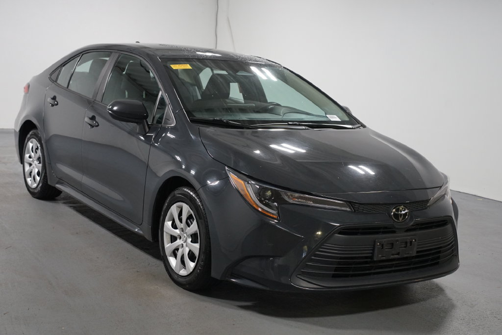 Certified 2024 Toyota Corolla LE FWD image 3