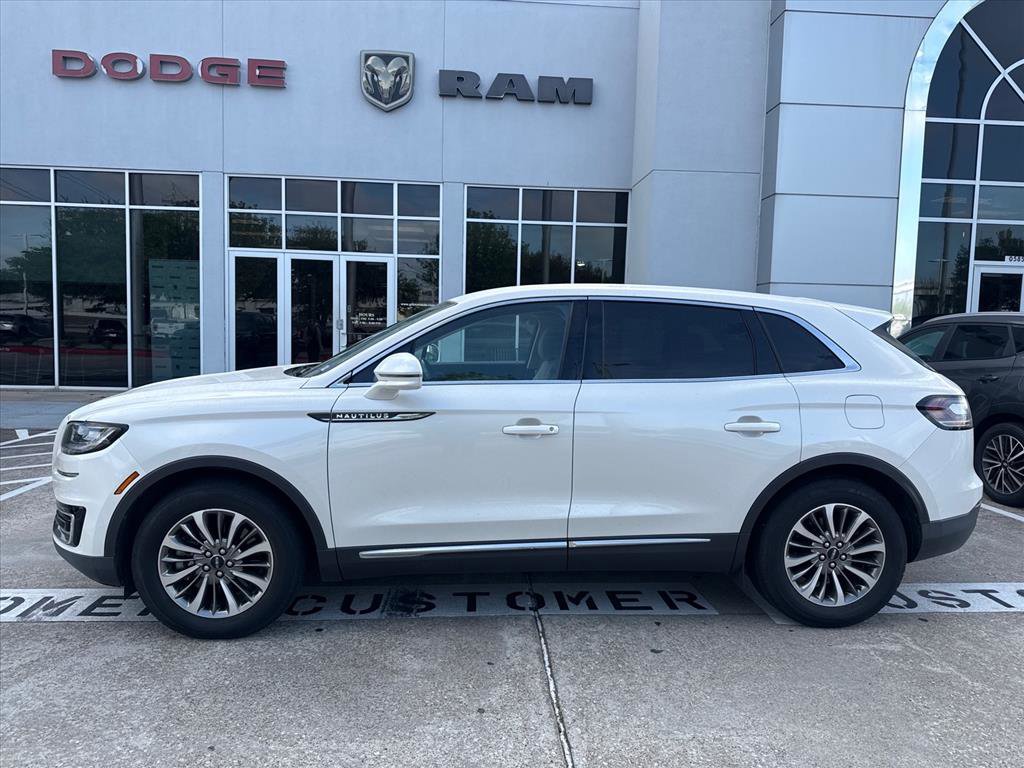 Used 2019 Lincoln Nautilus Select image 4