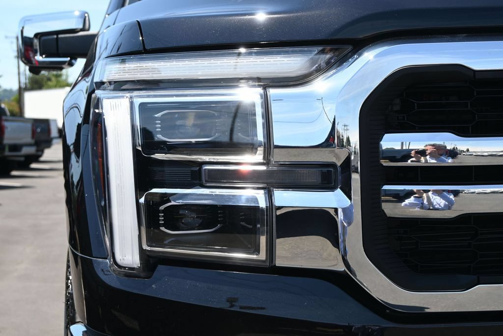 Used 2025 Ford F150 Lariat w/ Equipment Group 501A Mid AWD/4WD image 10