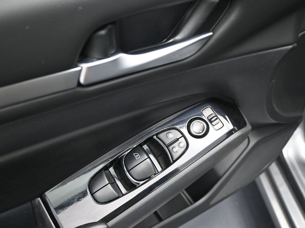 Used 2024 Nissan Altima 2.5 SR image 11