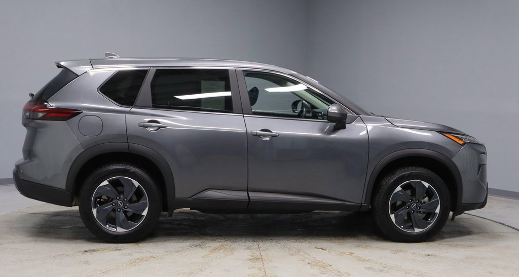 Certified 2025 Nissan Rogue SV image 5