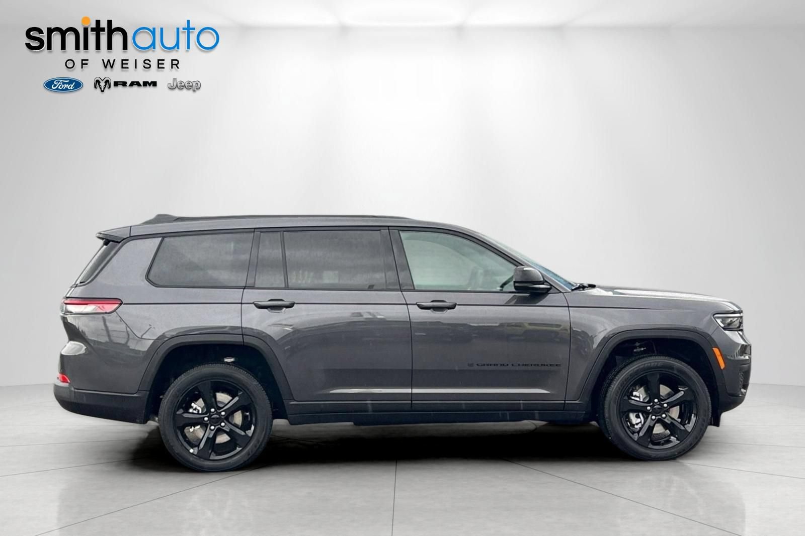 Used 2025 Jeep Grand Cherokee L Altitude AWD/4WD image 5