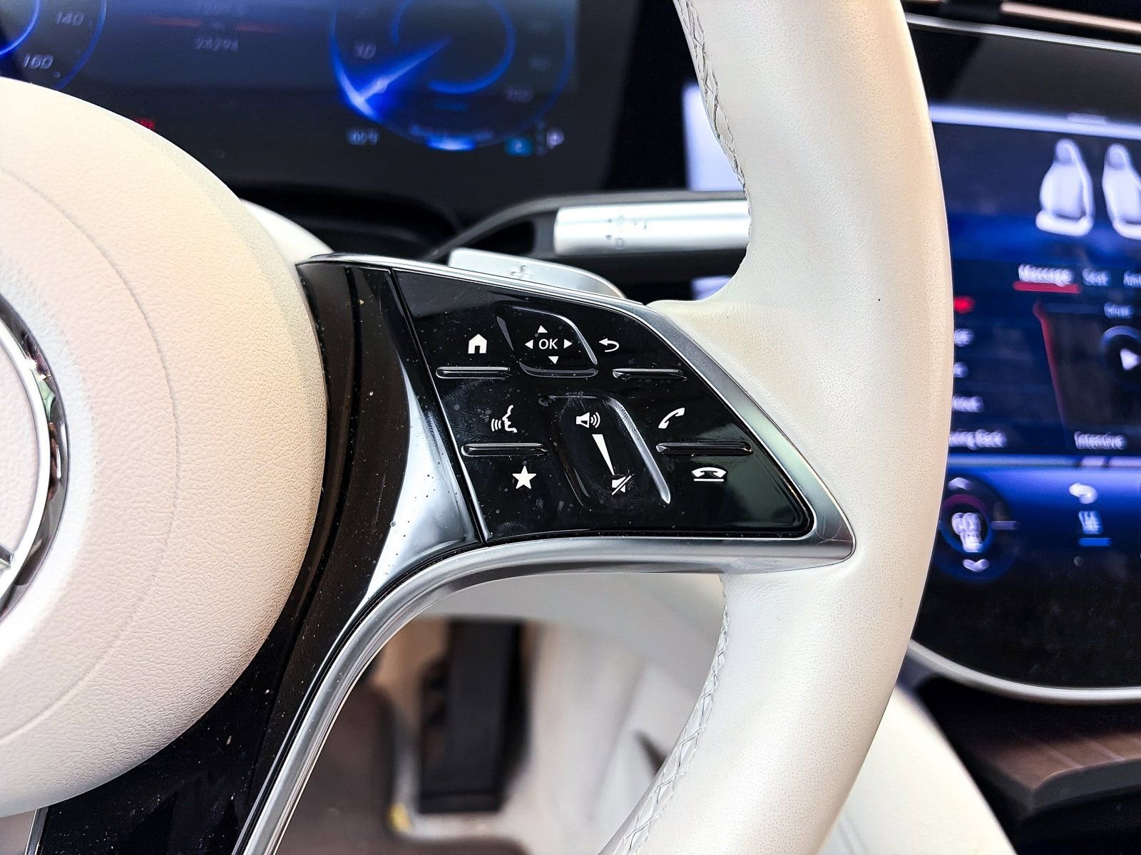 Used 2022 Mercedes-Benz EQS 580 4MATIC Sedan image 31