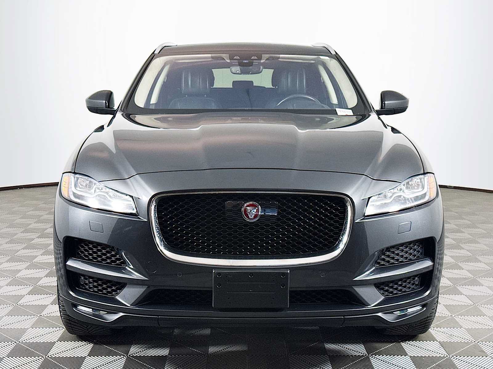 Used 2019 Jaguar F-PACE Portfolio AWD/4WD image 2