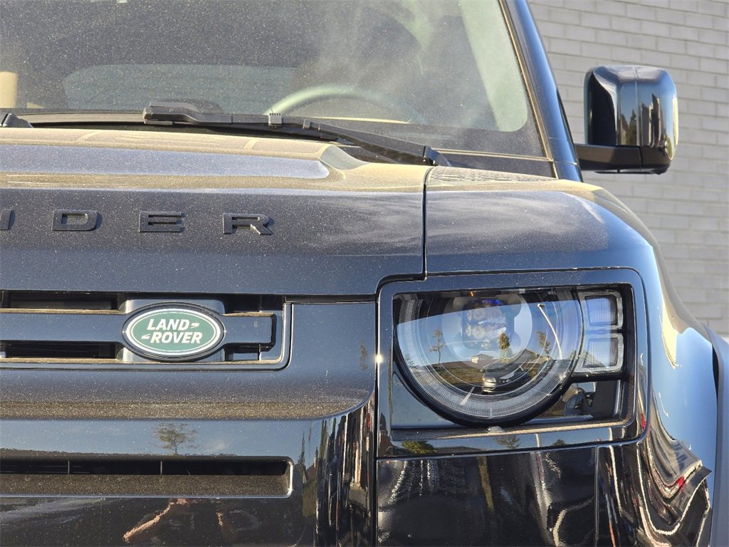 New 2025 Land Rover Defender 110 S image 27