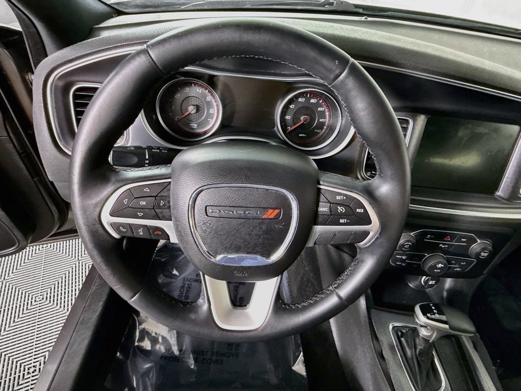 Used 2015 Dodge Charger SXT RWD image 15