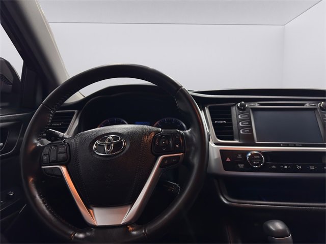 Used 2019 Toyota Highlander SE image 14