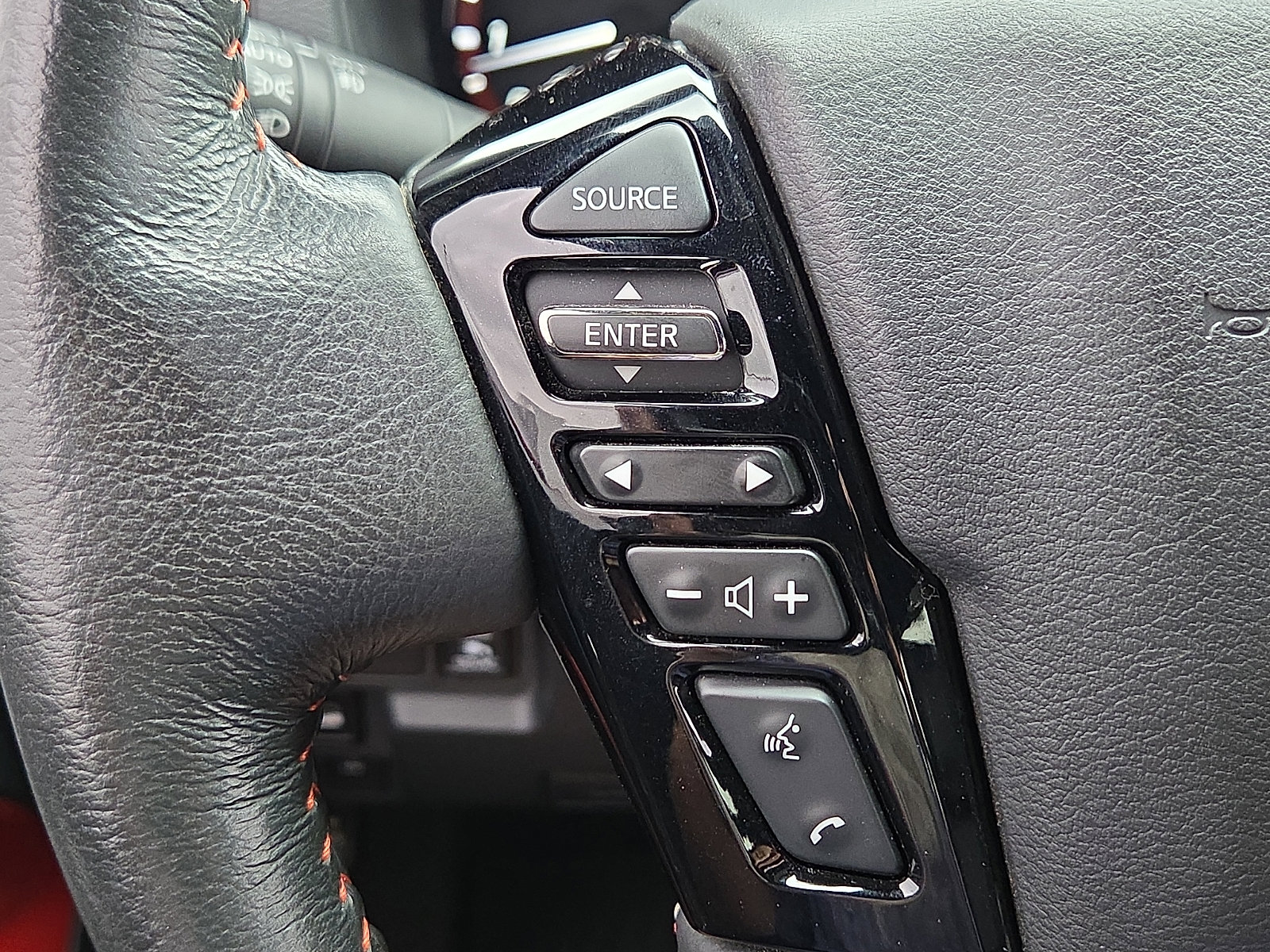 Used 2023 Nissan Frontier PRO-4X w/ Pro-4X Premium Package AWD/4WD image 21