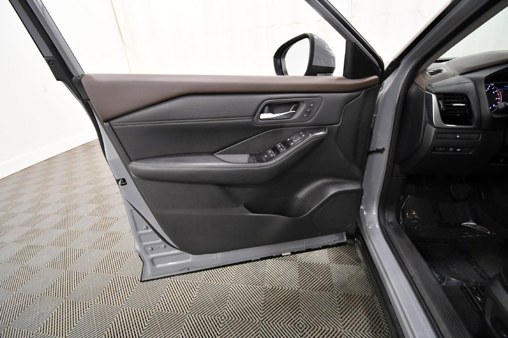 Used 2023 Nissan Rogue SL w/ SL Premium Package AWD/4WD image 12