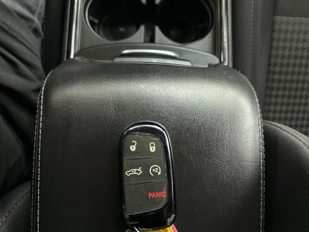 Used 2019 Dodge Charger R/T w/ Blacktop Package RWD image 36