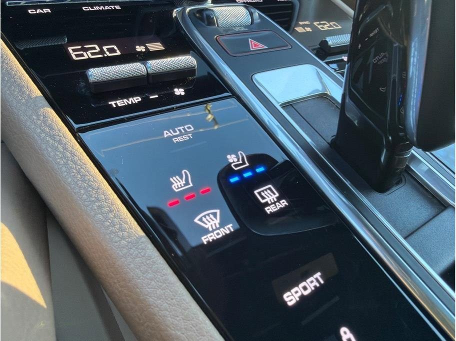 Used 2020 Porsche Cayenne S image 21