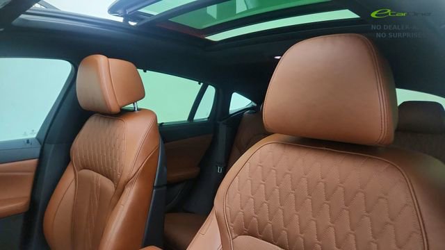 Used 2022 BMW X6 xDrive40i w/ Executive Package AWD/4WD image 34