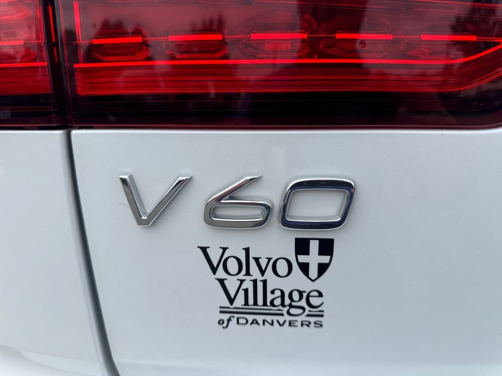 Certified 2025 Volvo V60 B5 Cross Country Plus AWD/4WD image 10