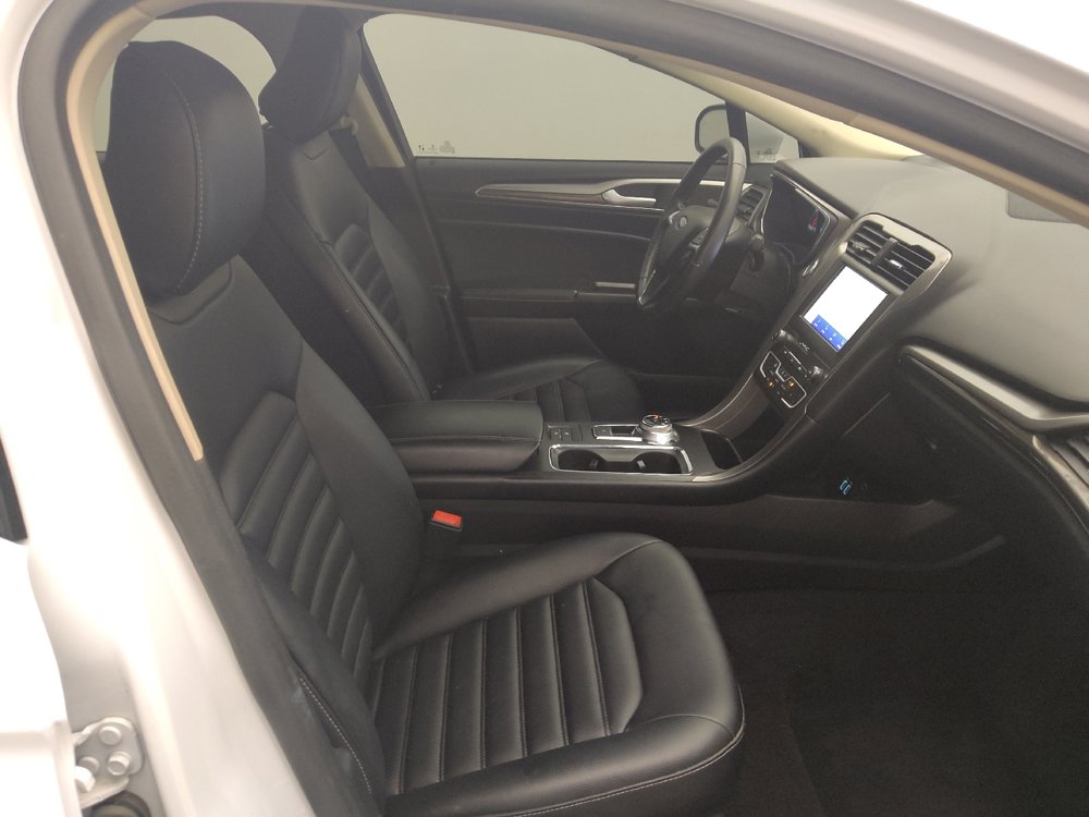 Used 2020 Ford Fusion SEL FWD image 21