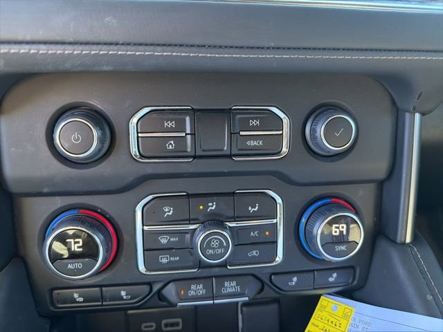 Used 2024 Chevrolet Suburban Z71 w/ Luxury Package image 7