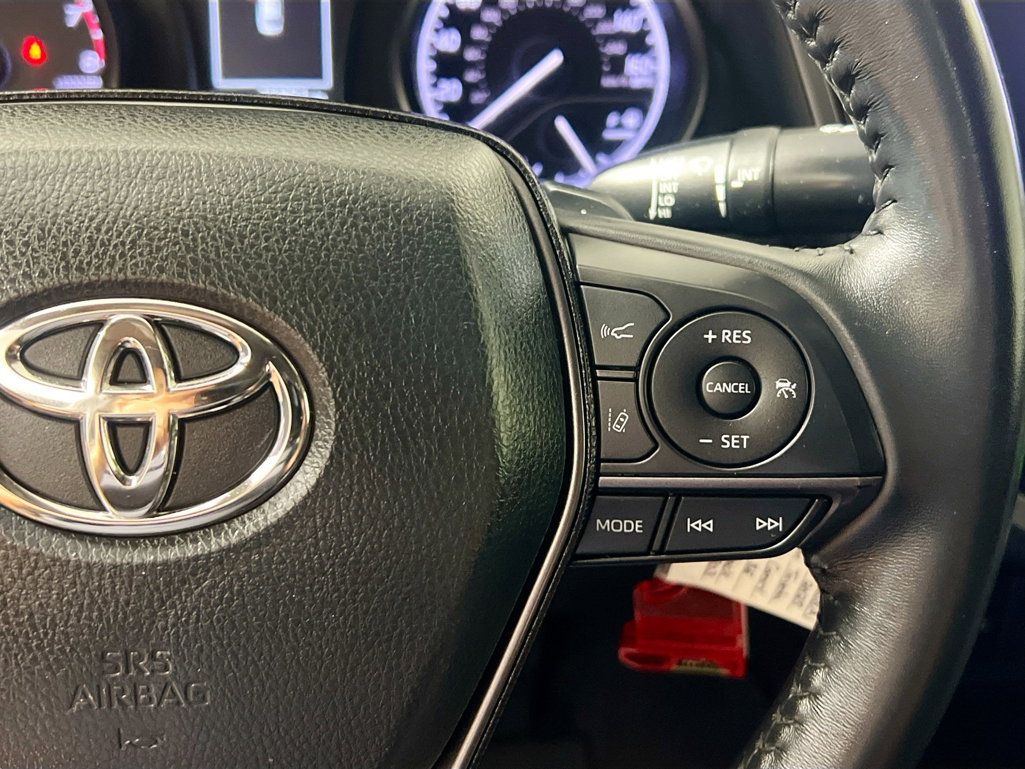 Used 2023 Toyota Camry SE image 19