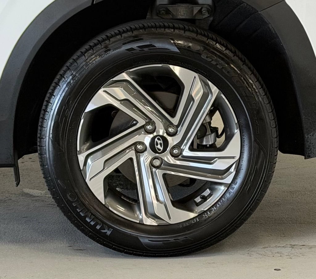 Used 2023 Hyundai Santa Fe SEL w/ Premium Package FWD image 8