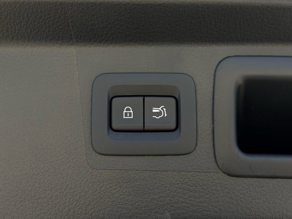 Used 2025 MAZDA CX-50 AWD 2.5 Hybrid w/ Premium Pkg image 14