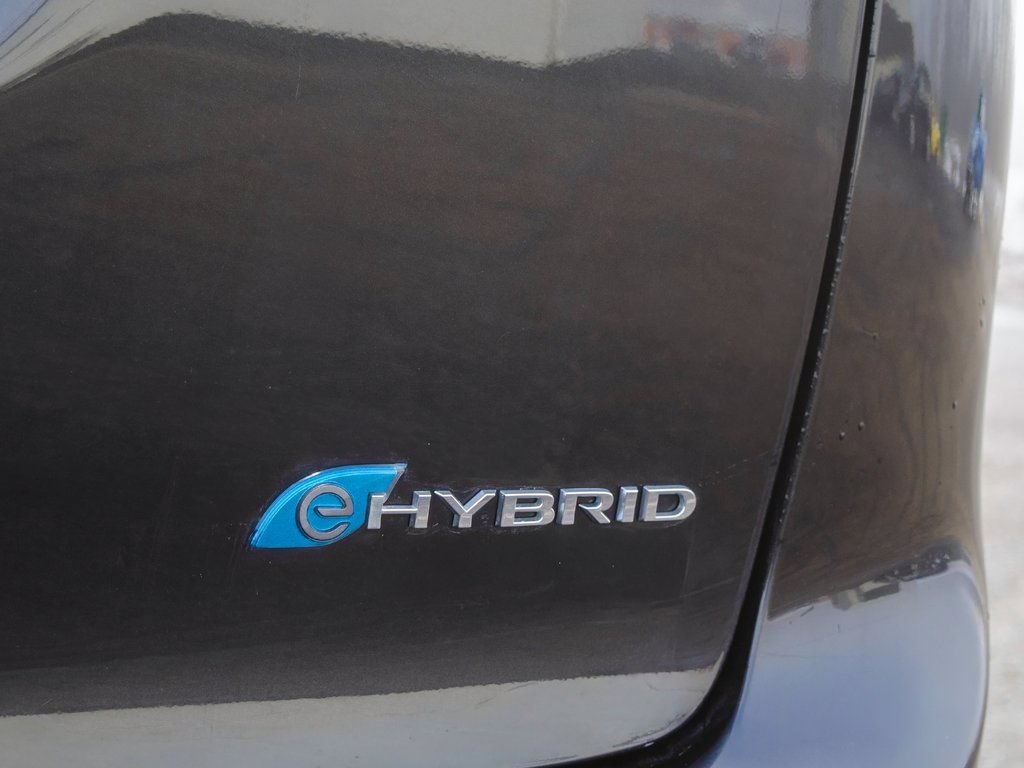Used 2023 Chrysler Pacifica Limited FWD image 5
