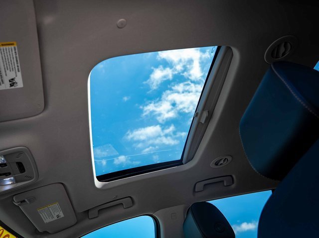 Used 2021 Chevrolet Traverse Premier image 21