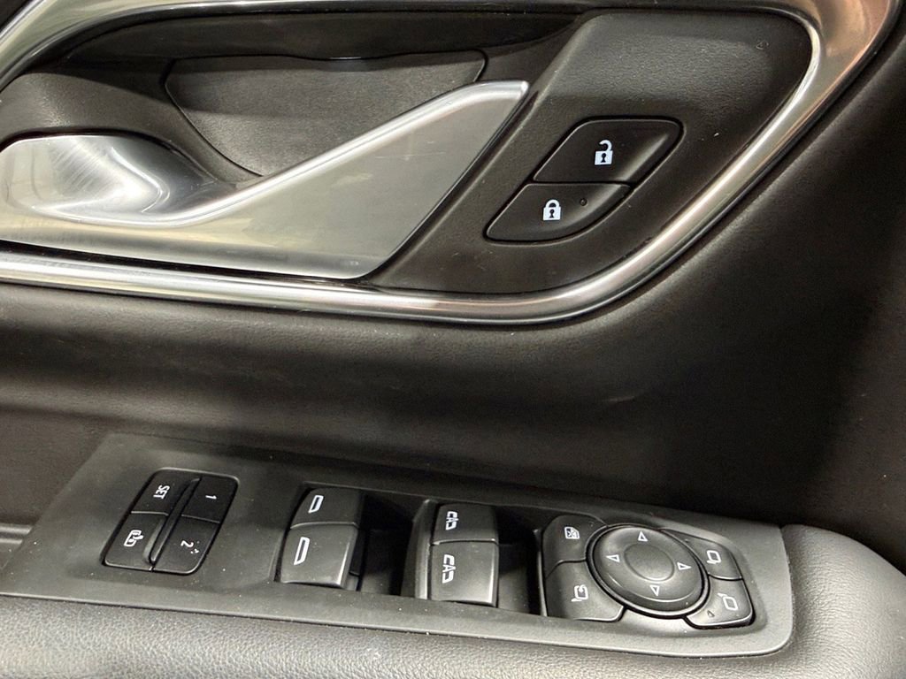 Used 2022 Chevrolet Tahoe Z71 w/ Luxury Package image 23