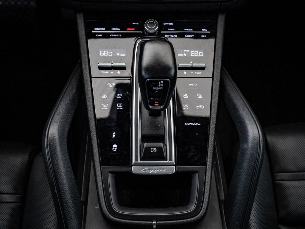 Certified 2022 Porsche Cayenne E-Hybrid w/ Premium Package image 41