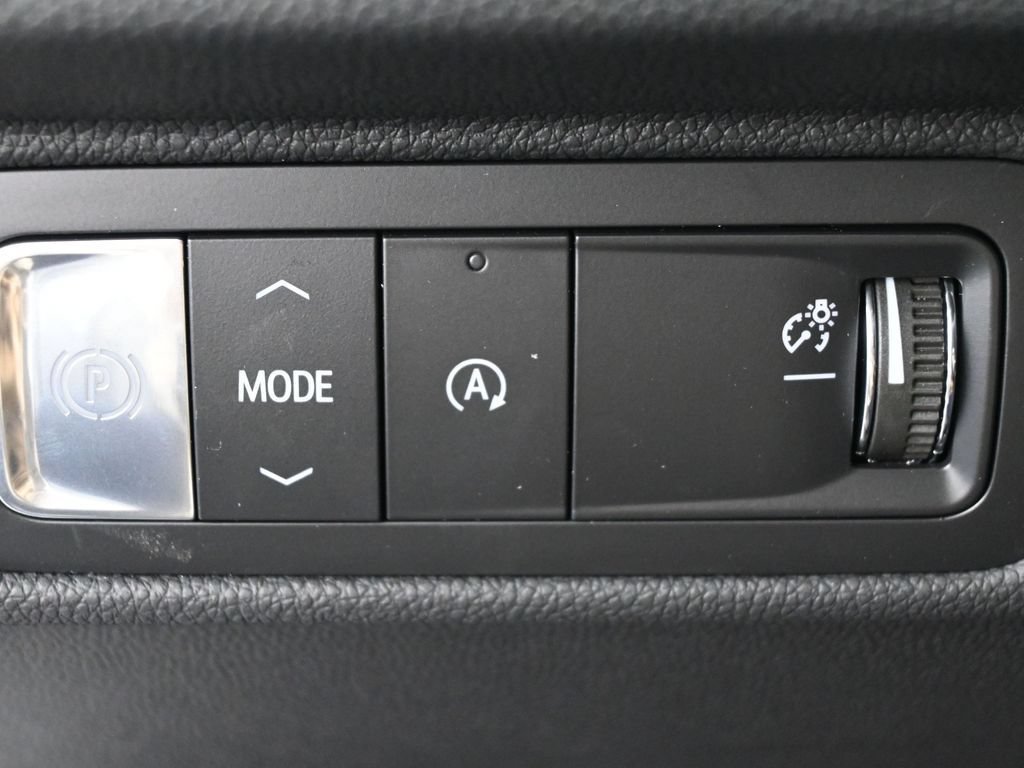 New 2026 Chevrolet Traverse LT w/ Sun and Wheel Package FWD image 29