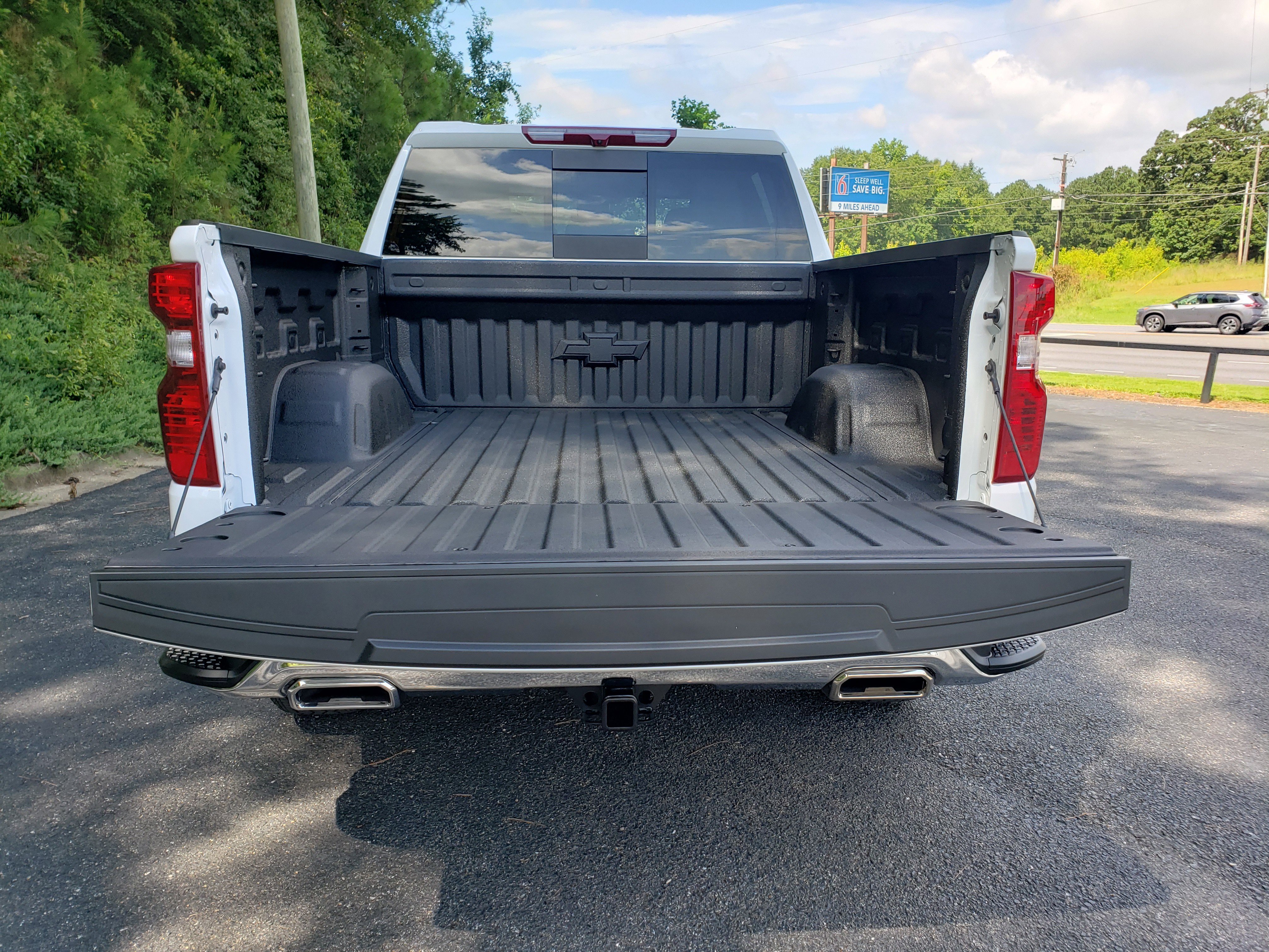 New 2025 Chevrolet Silverado 1500 LT image 9