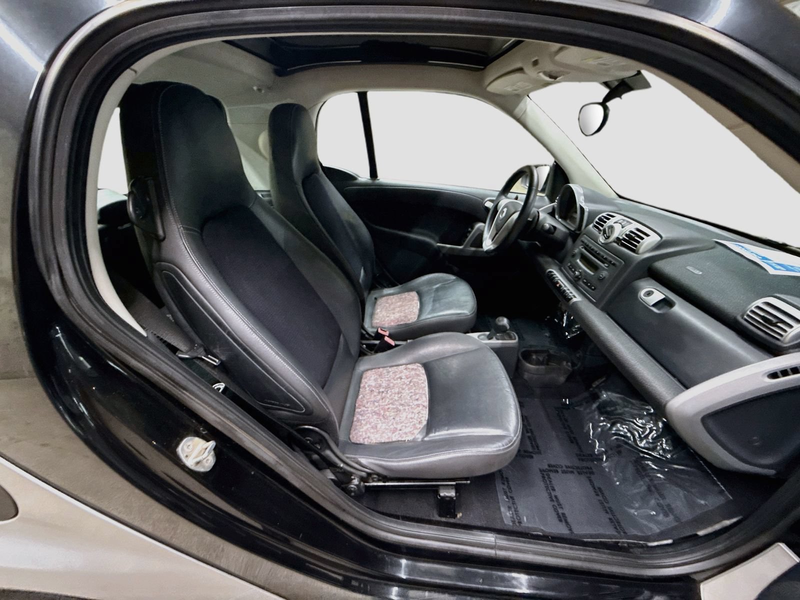 Used 2009 smart fortwo pure RWD image 23