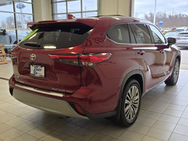 Used 2020 Toyota Highlander Platinum image 12