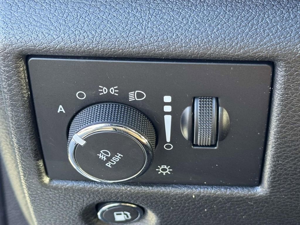 Used 2021 Jeep Grand Cherokee Summit image 29