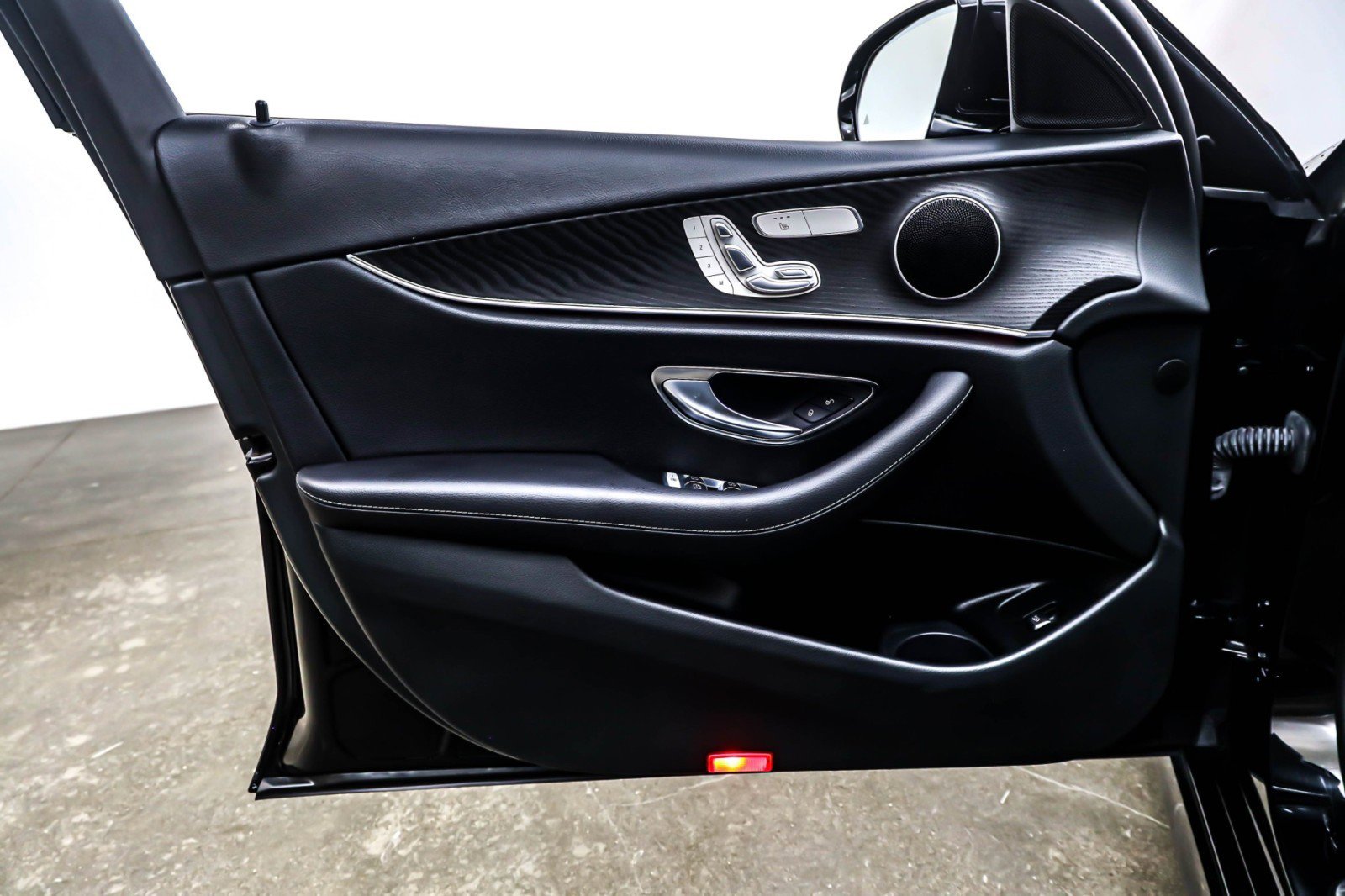 Used 2022 Mercedes-Benz E 350 Sedan image 23