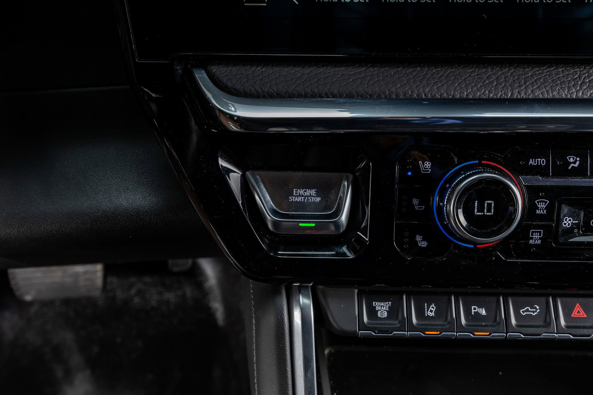 Used 2024 GMC Sierra 3500 Denali w/ Denali Reserve Package image 22