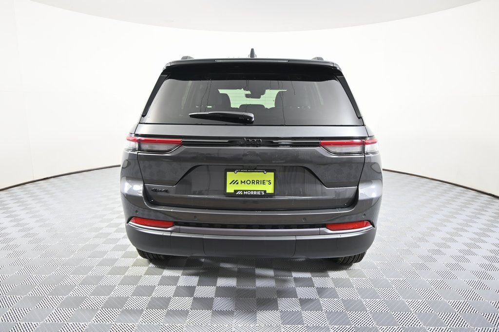 New 2026 Jeep Grand Cherokee Laredo image 5