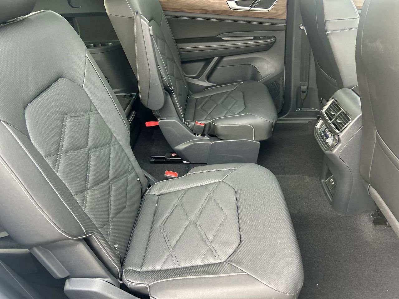 New 2026 Volkswagen Atlas SE FWD image 9