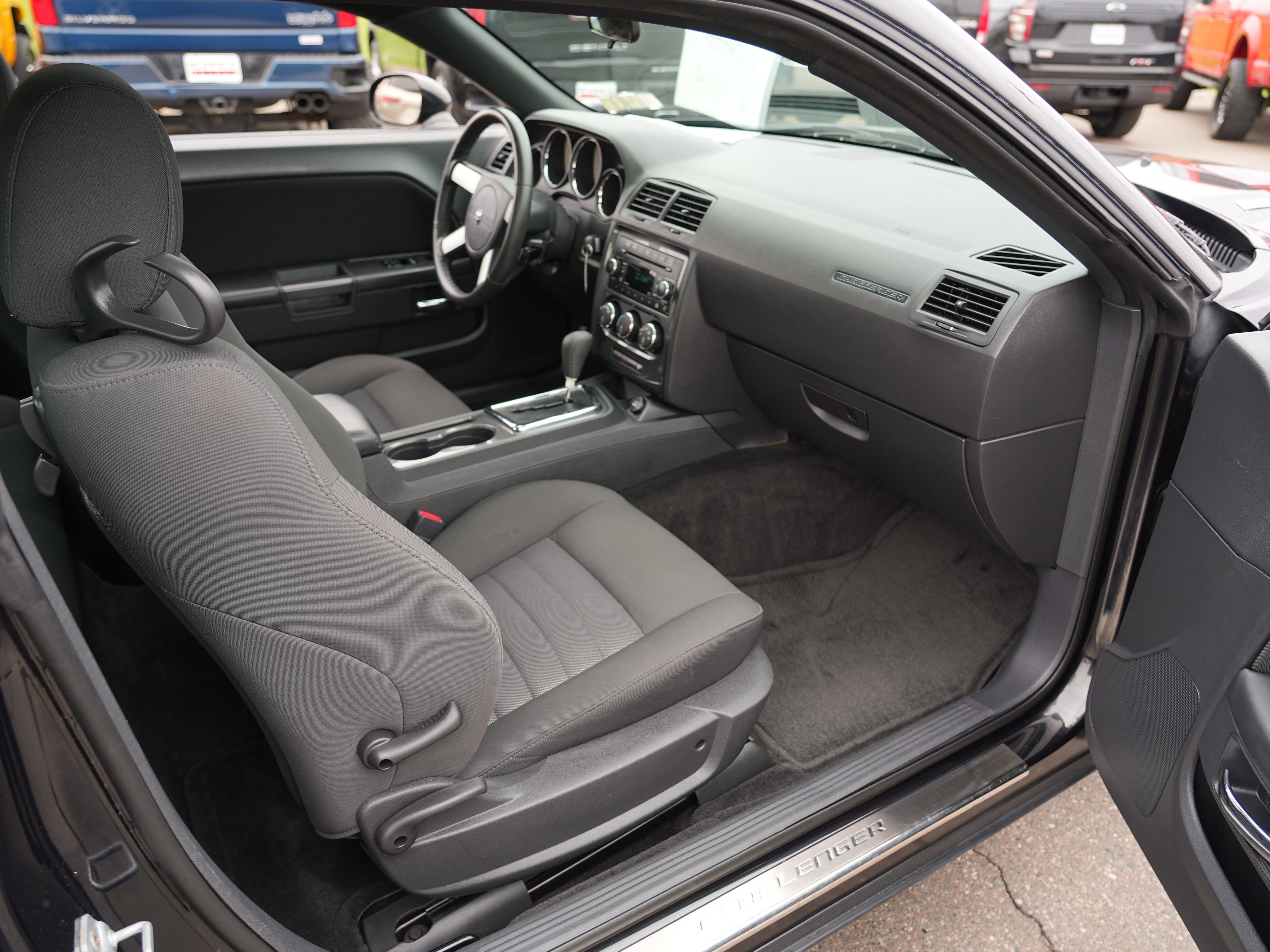 Used 2009 Dodge Challenger R/T RWD image 25