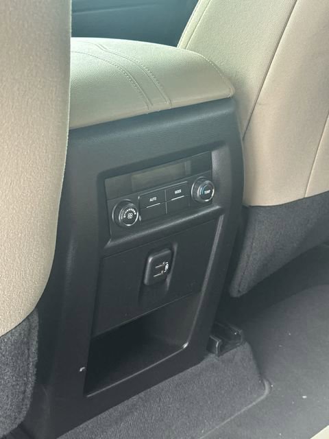 Used 2022 Chevrolet Traverse LS FWD image 15