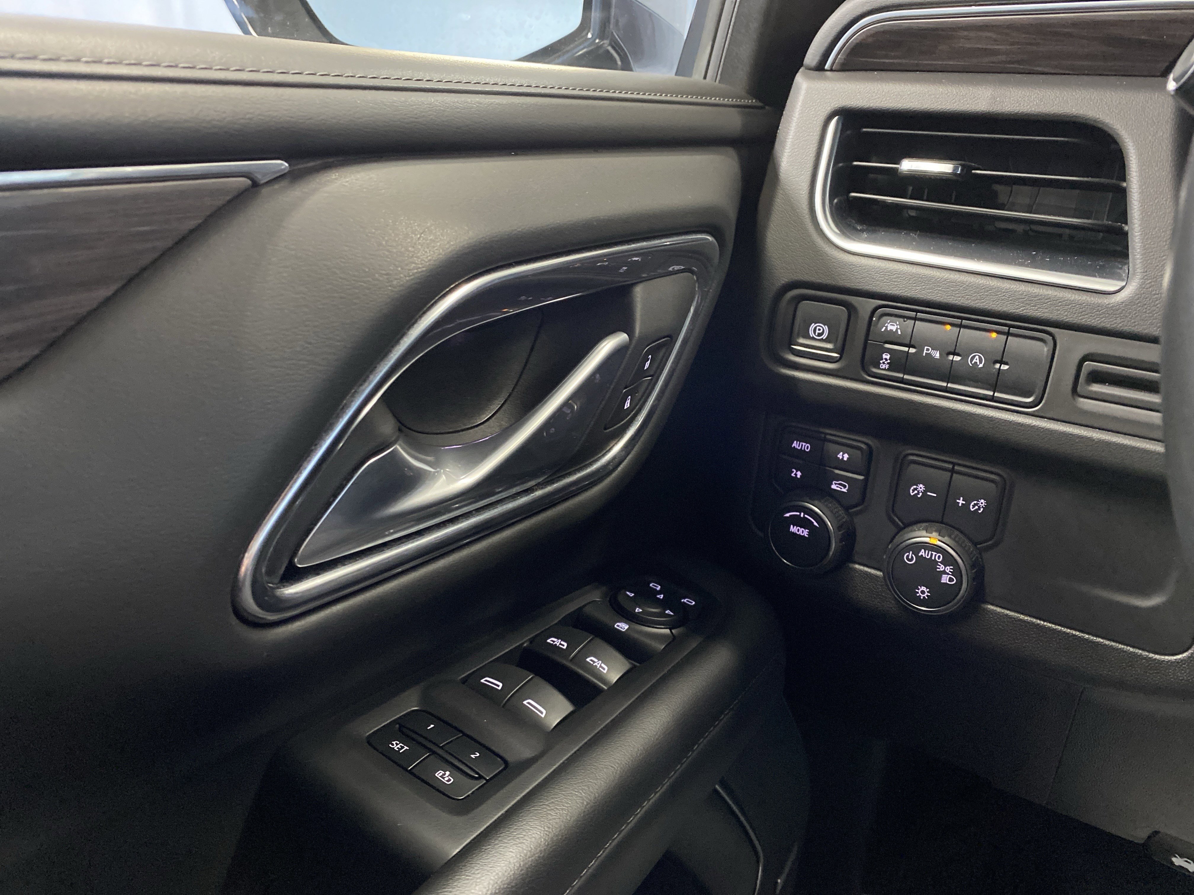 Used 2024 Chevrolet Tahoe LT image 26